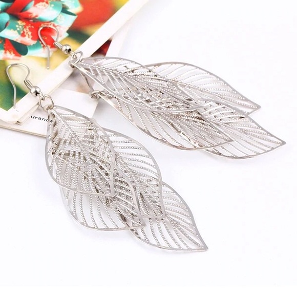 Hollow Flower Leaf - Picture 2 of 4